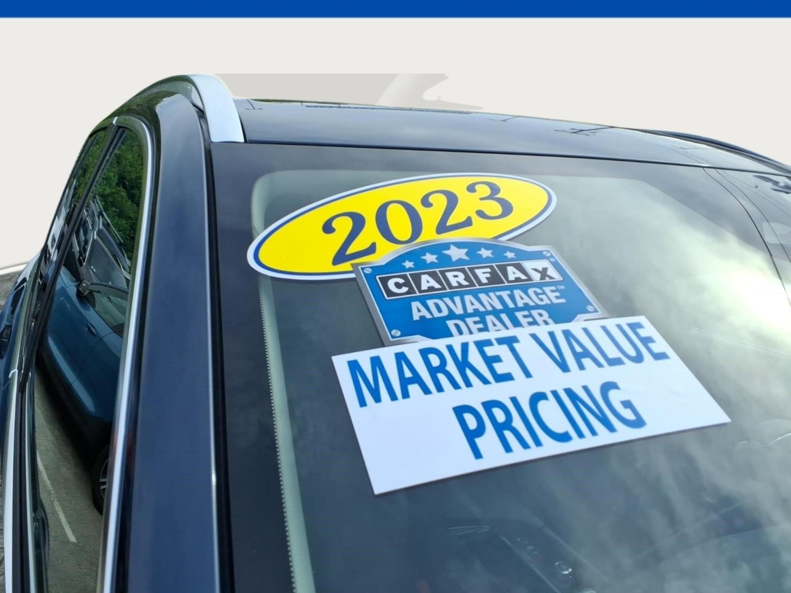 Used 2023 Denim Blue Metallic 723 Volvo B5 Plus image 9