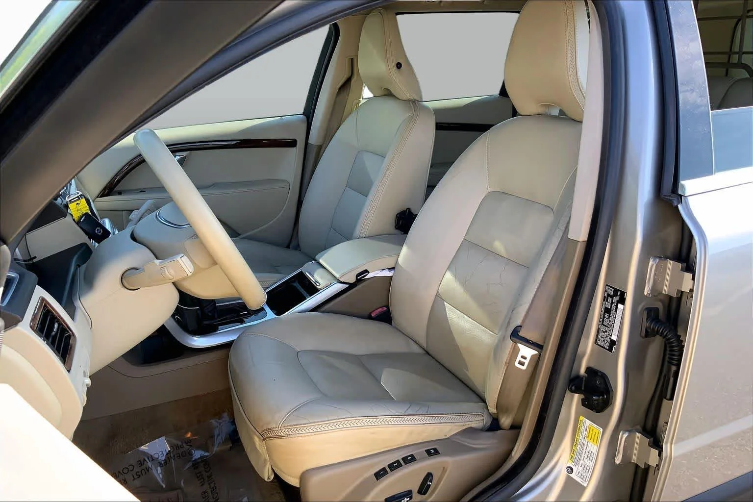 Used 2013 Twilight Bronze Metallic Volvo 3.2L image 7