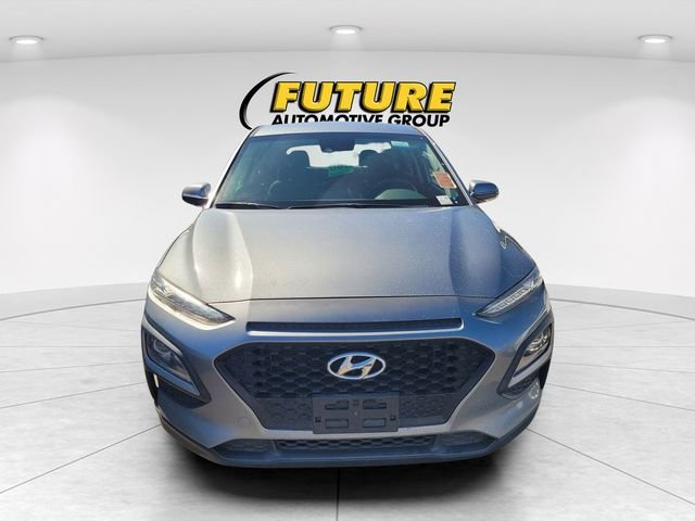 Used 2019 Silver Hyundai SE image 2