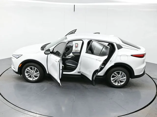 Used 2025 Summit White Buick Preferred image 37