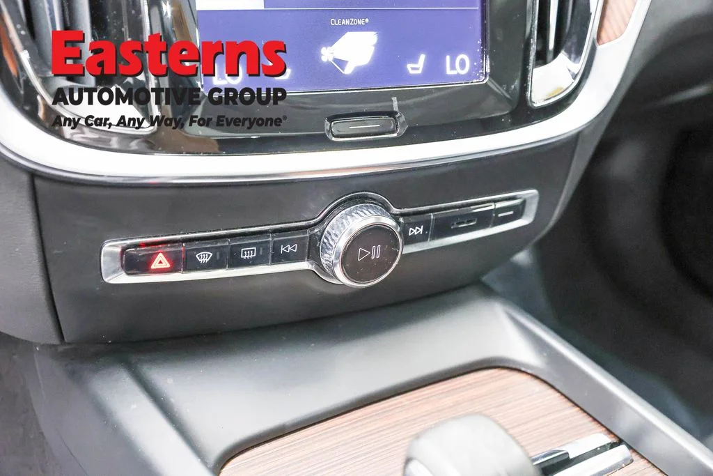 Used 2022 Gray Volvo B5 Momentum image 20