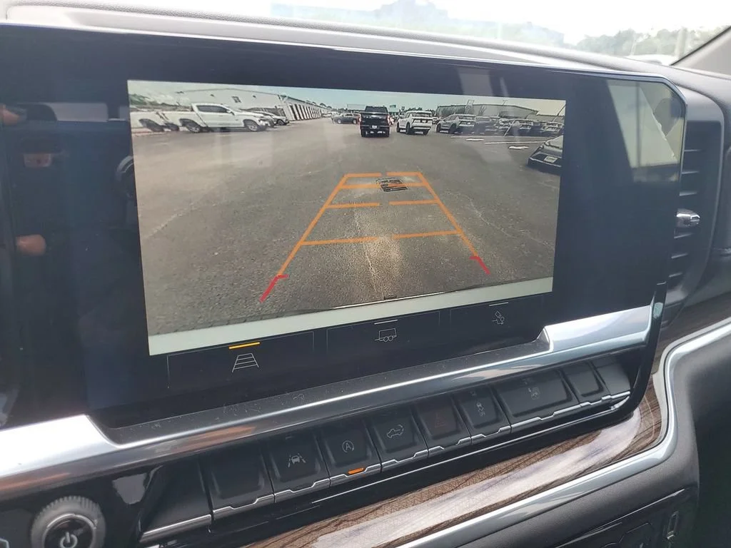 New 2026 Summit White Chevrolet LT image 21
