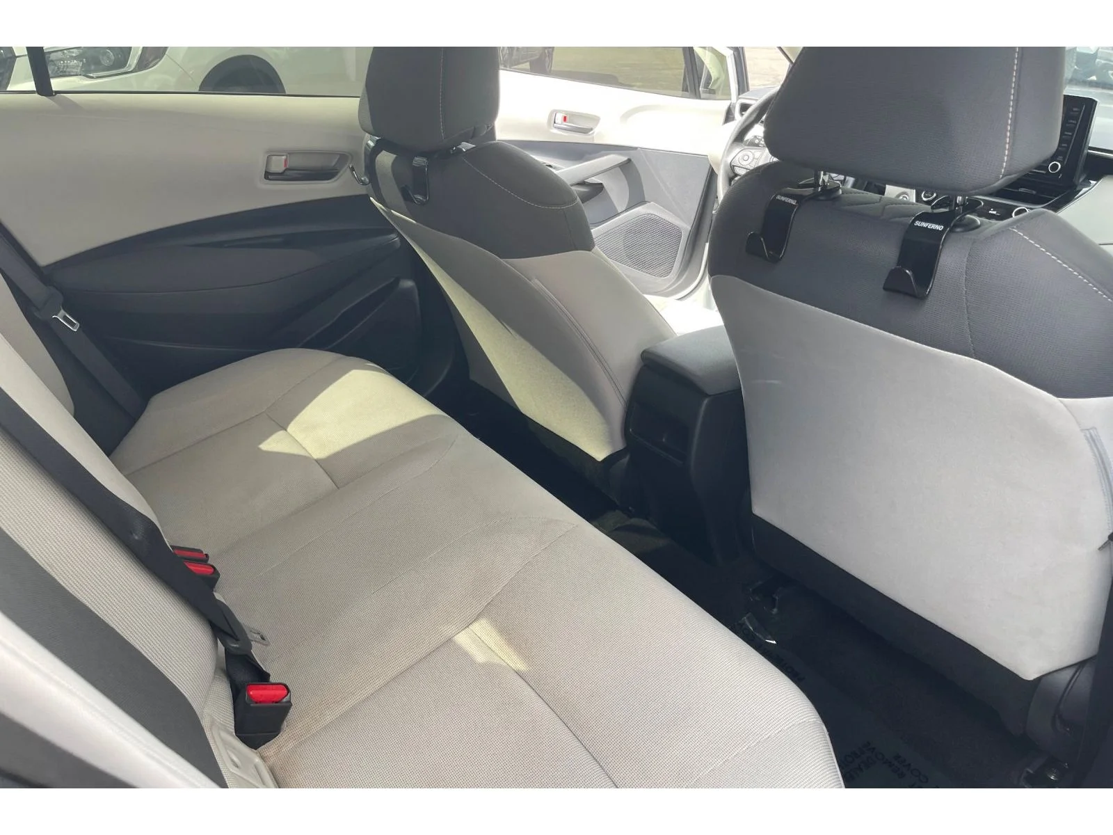 Used 2022 WHITE Toyota Hybrid LE image 17