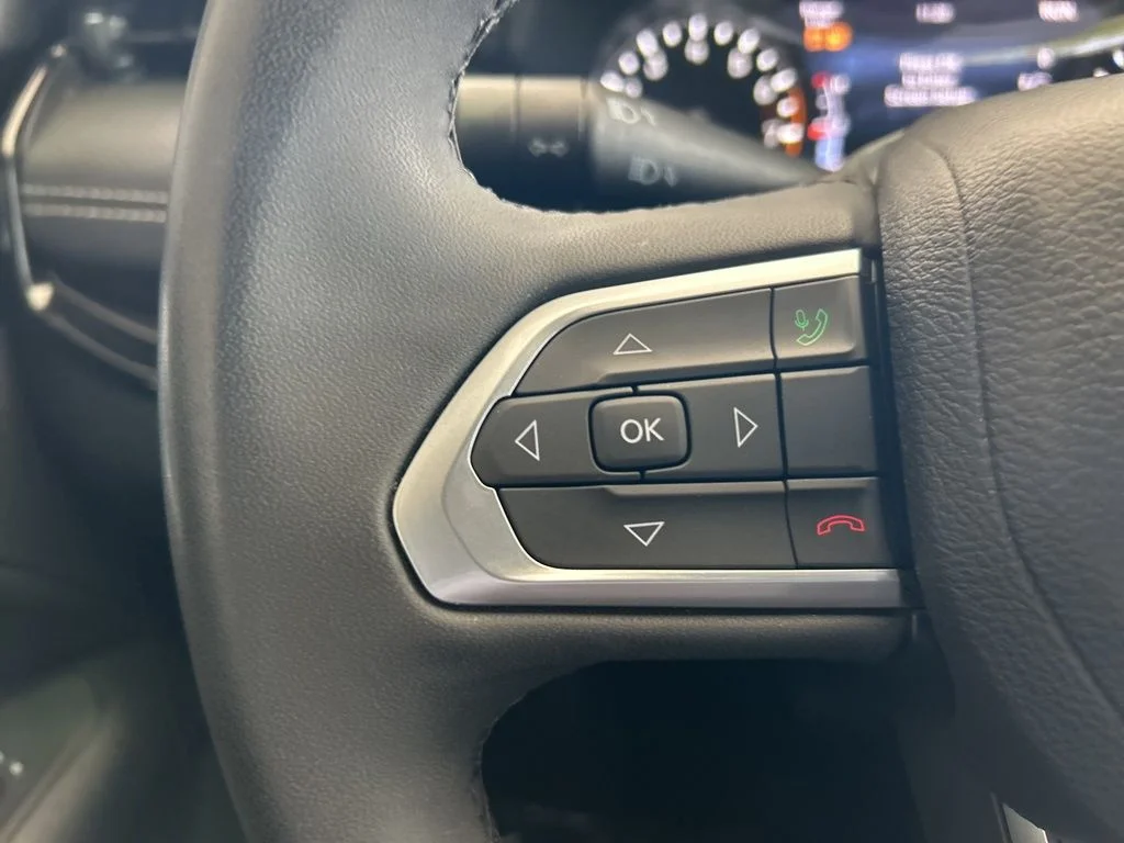 Used 2023 White Jeep Altitude image 48