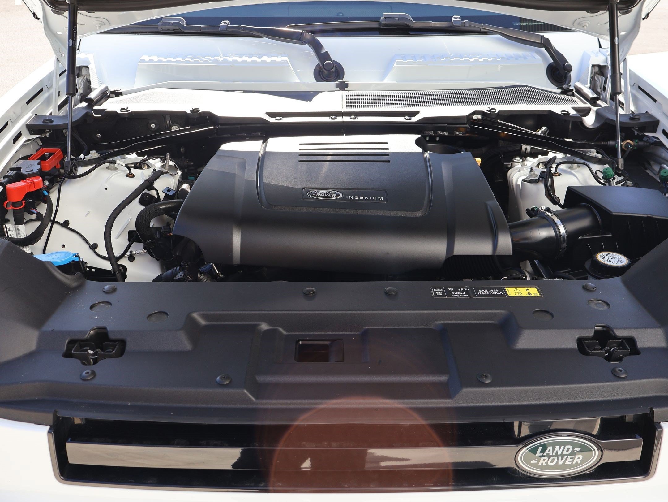 Used 2024 Fuji White Land Rover 110 P300 S image 33