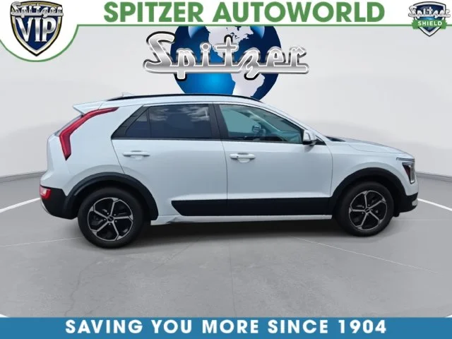 Used 2023 White Kia EX image 14