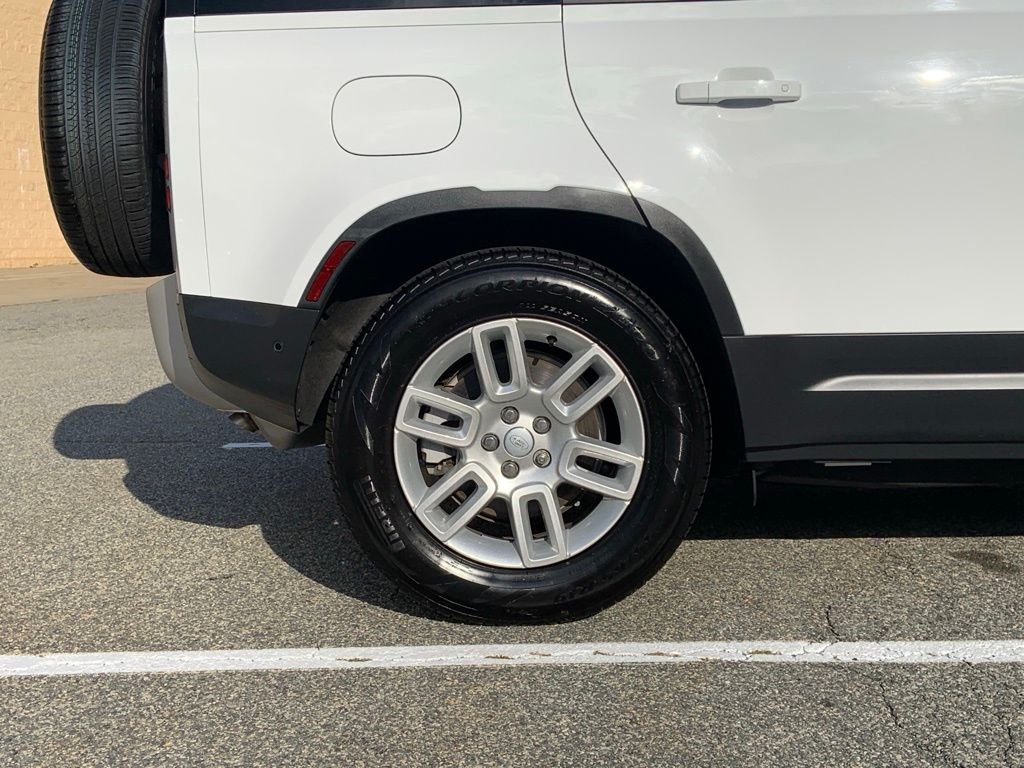 Used 2025 White Land Rover S image 12