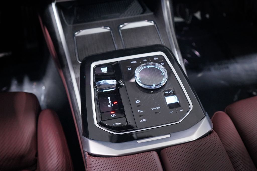 New 2026 Black Sapphire Metallic BMW 760i xDrive image 11