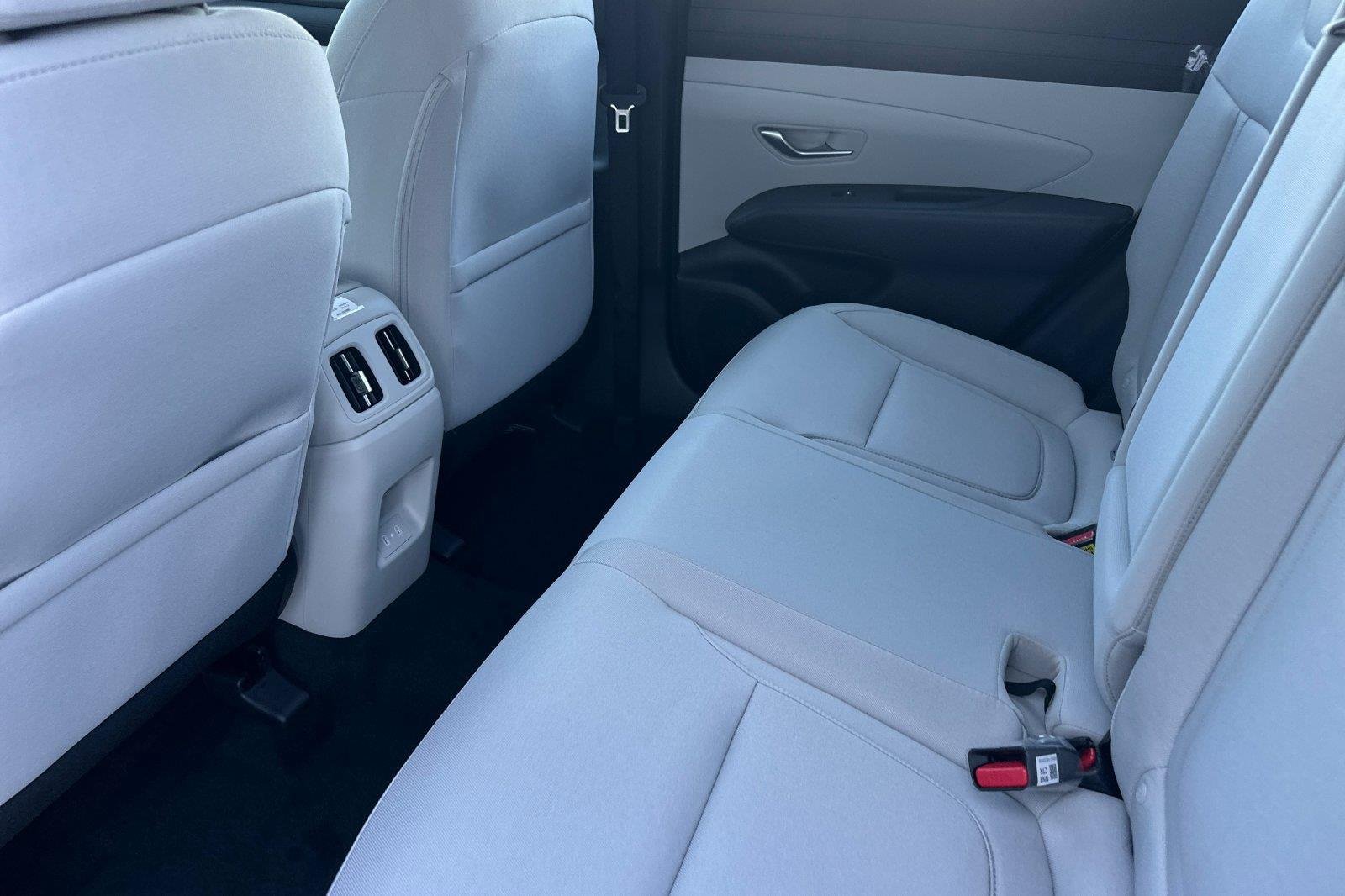 New 2026 Shimmering Silver Hyundai SE image 12