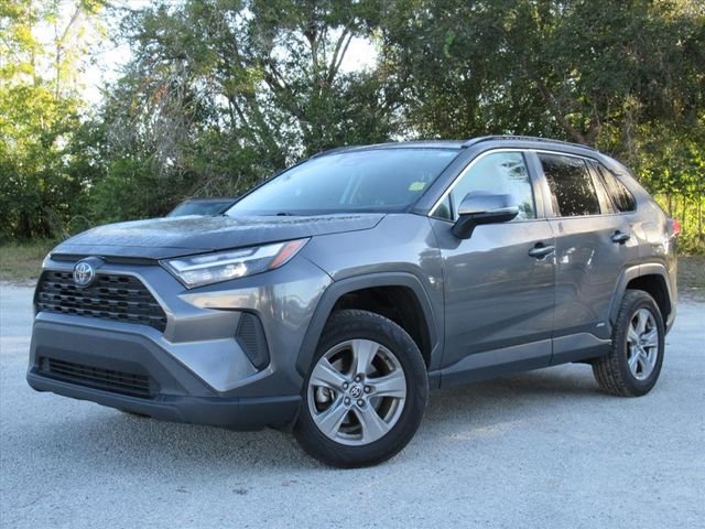 Used 2022 Toyota RAV4 XLE with VIN 4T3RWRFV2NU053153 for sale in Kansas City