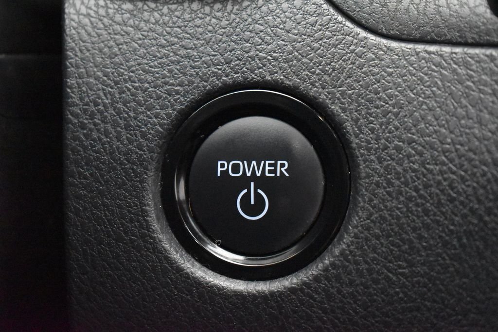 Used 2025 White Toyota LE image 17