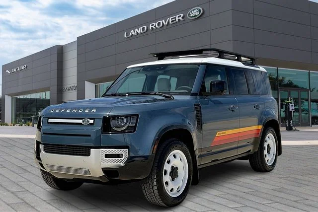 2025 Land Rover Defender 110 S P300's photo