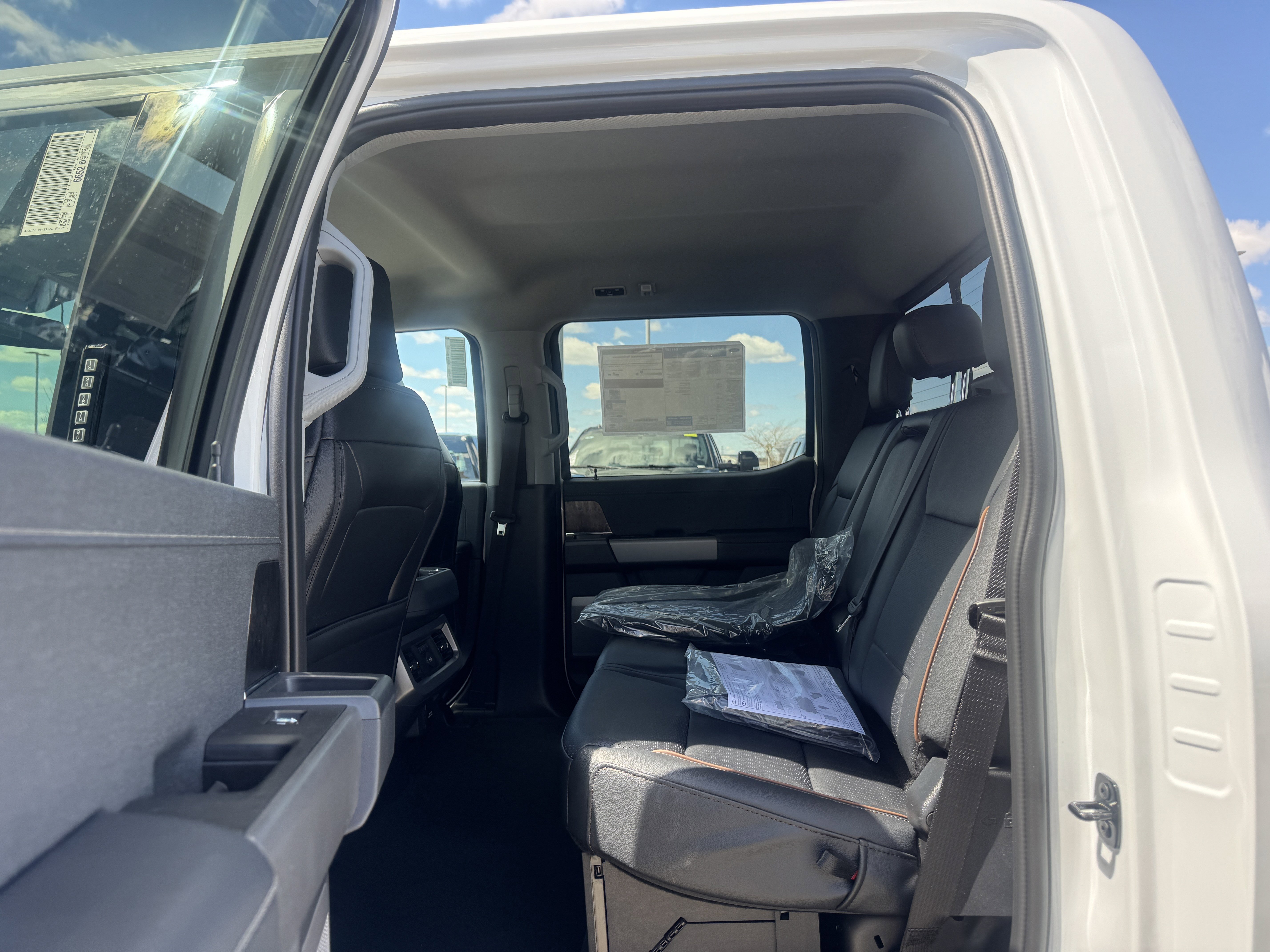 New 2026 Oxford White Ford LARIAT image 6