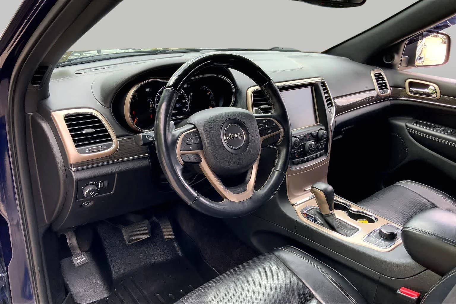 Used 2017 True Blue Pearlcoat Jeep Overland image 18