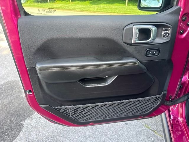 Used 2024  Jeep Sahara image 16