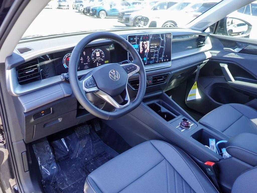 New 2026 Deep Black Pearl Volkswagen 2.0T SE image 11