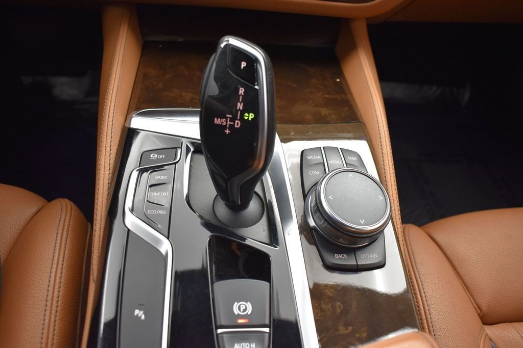 Used 2018 Blue BMW 530i xDrive image 10