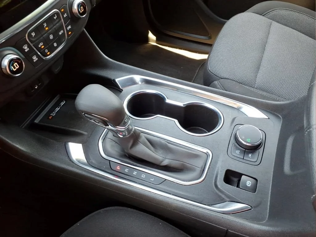 Used 2022 Northsky Blue Metallic Chevrolet LT Cloth image 8