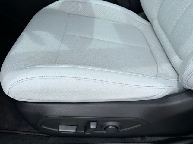 New 2026 Bright White Clear-Coat Exterior Paint Jeep Laredo image 13