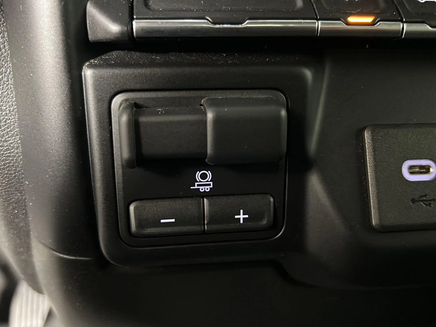 Used 2019 Dark Sky Metallic GMC SLE image 26