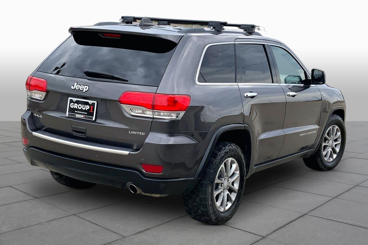 Used 2015 Granite Crystal Metallic Clearcoat Jeep Limited image 12