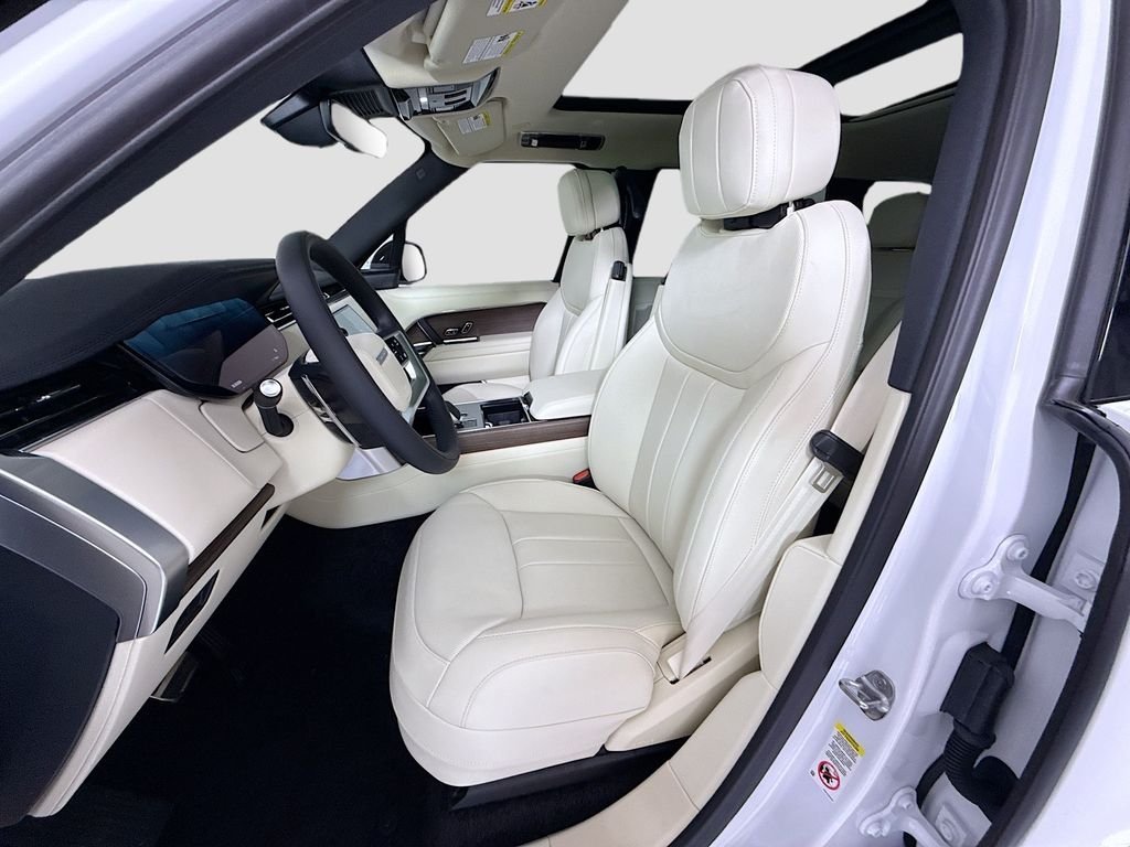 New 2026 Fuji White LAND ROVER SE 7 Seats image 19