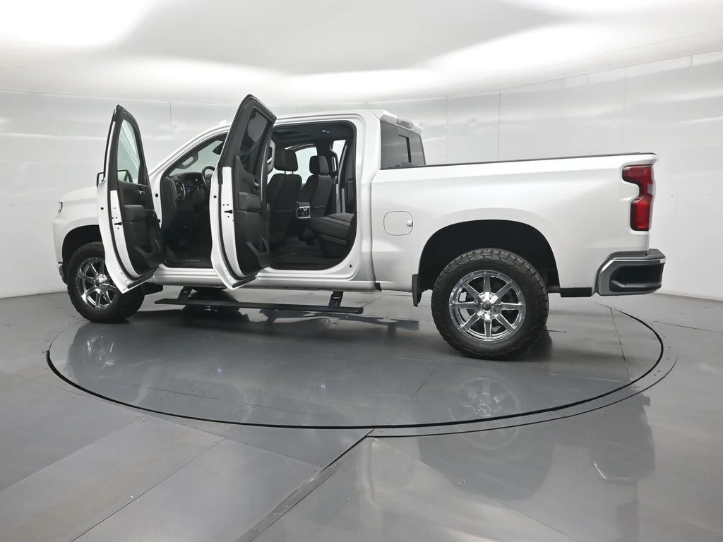 Used 2019 Beige Chevrolet LTZ image 33