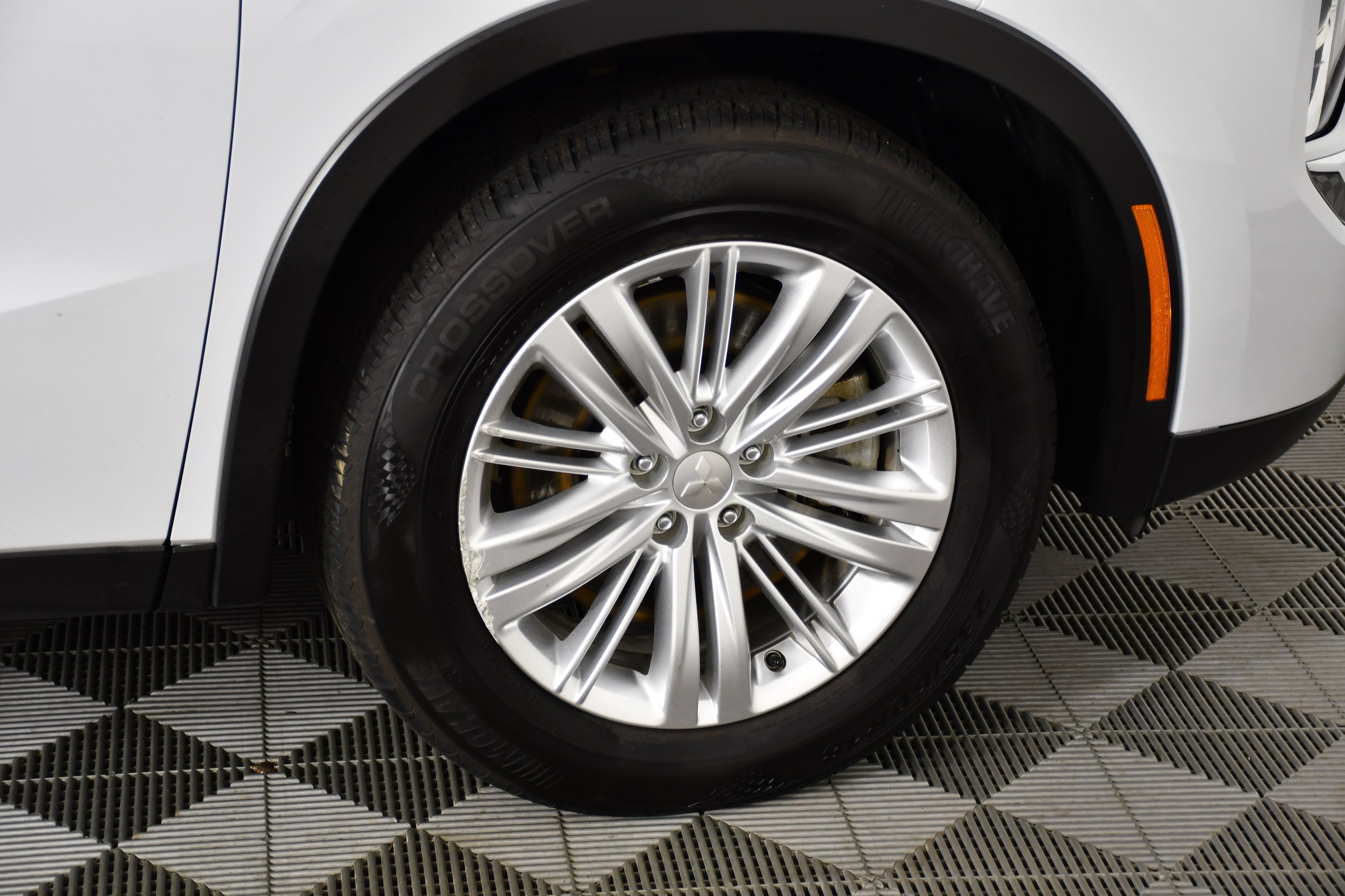 2023 Mitsubishi Outlander ES - Photo 51