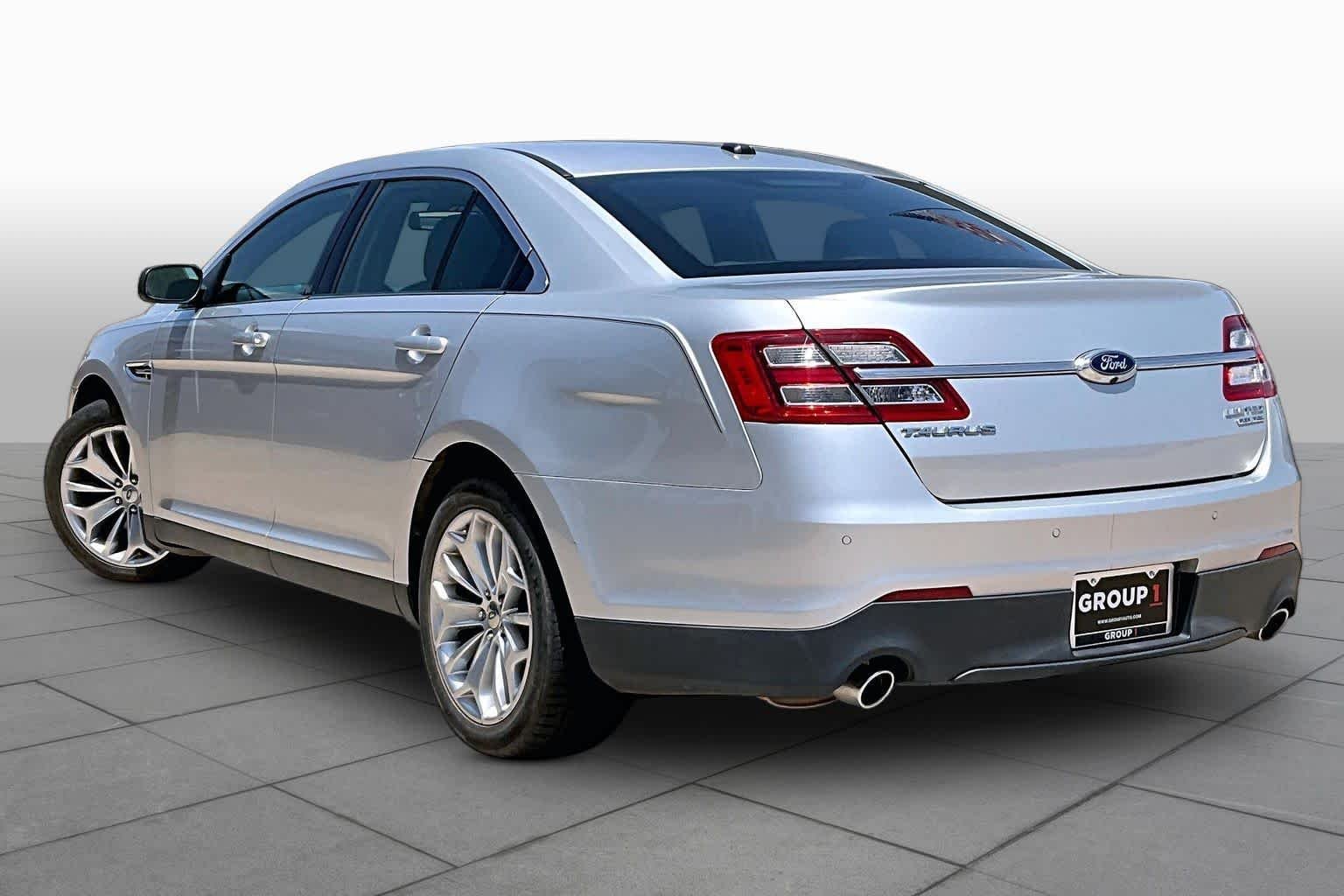 Used 2013 Ingot Silver Metallic Ford Limited image 11