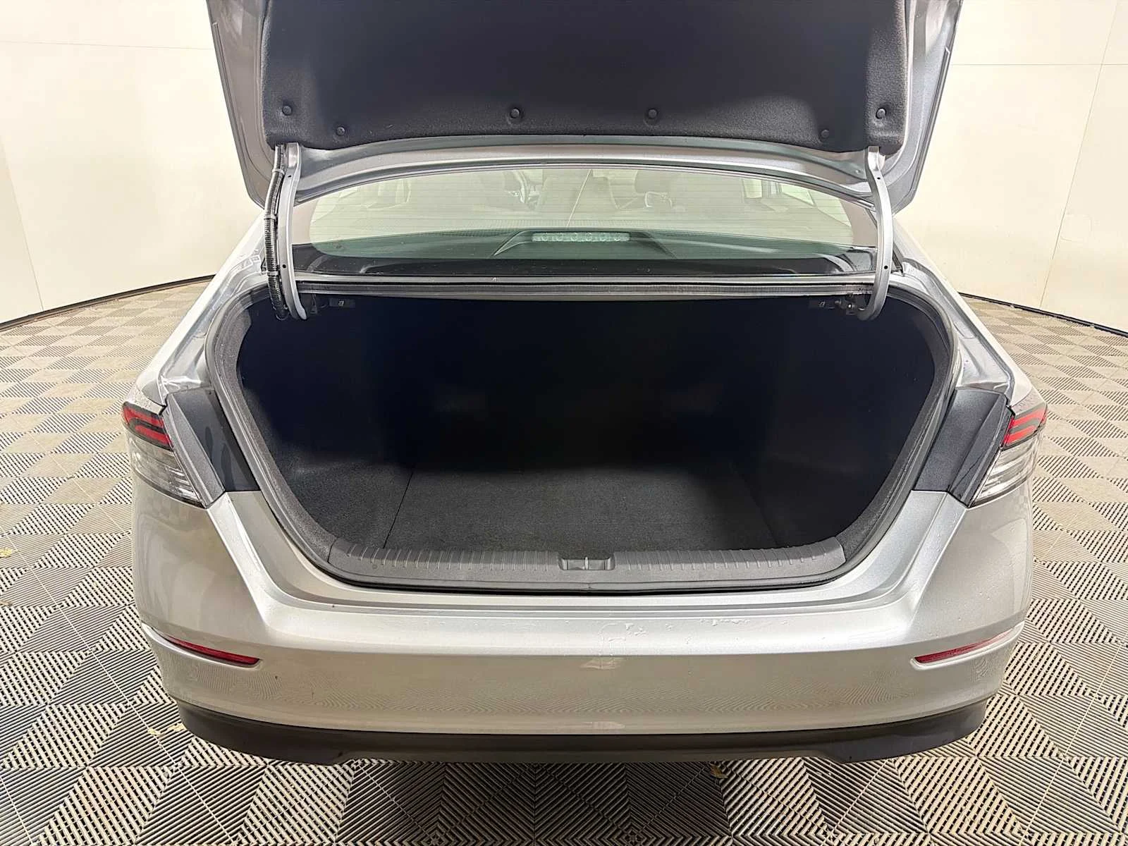 Used 2023 Lunar Silver Metallic Honda EX image 23