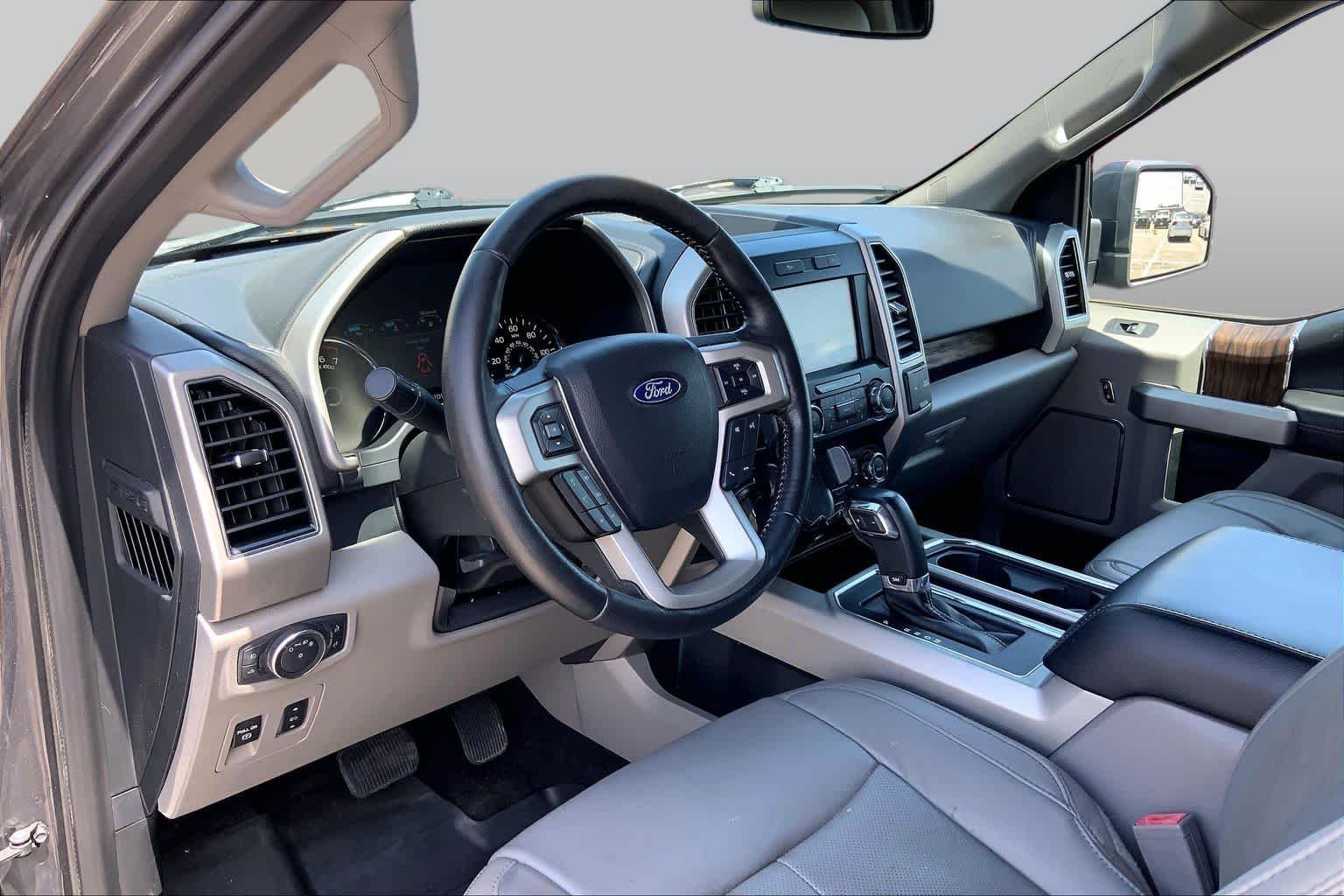 Certified Used 2019 Magnetic Metallic Ford LARIAT image 17