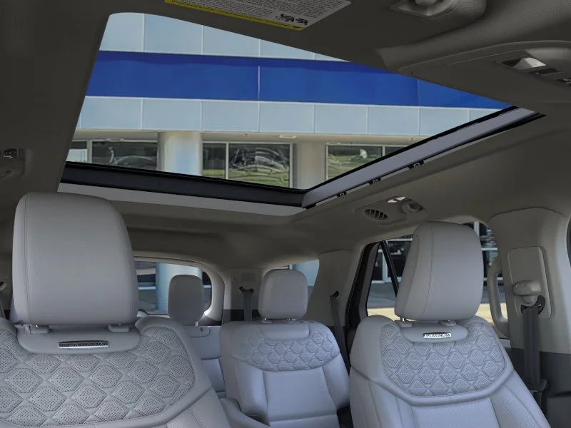 New 2026 Star White Metallic Tri-Coat Ford Platinum® image 22