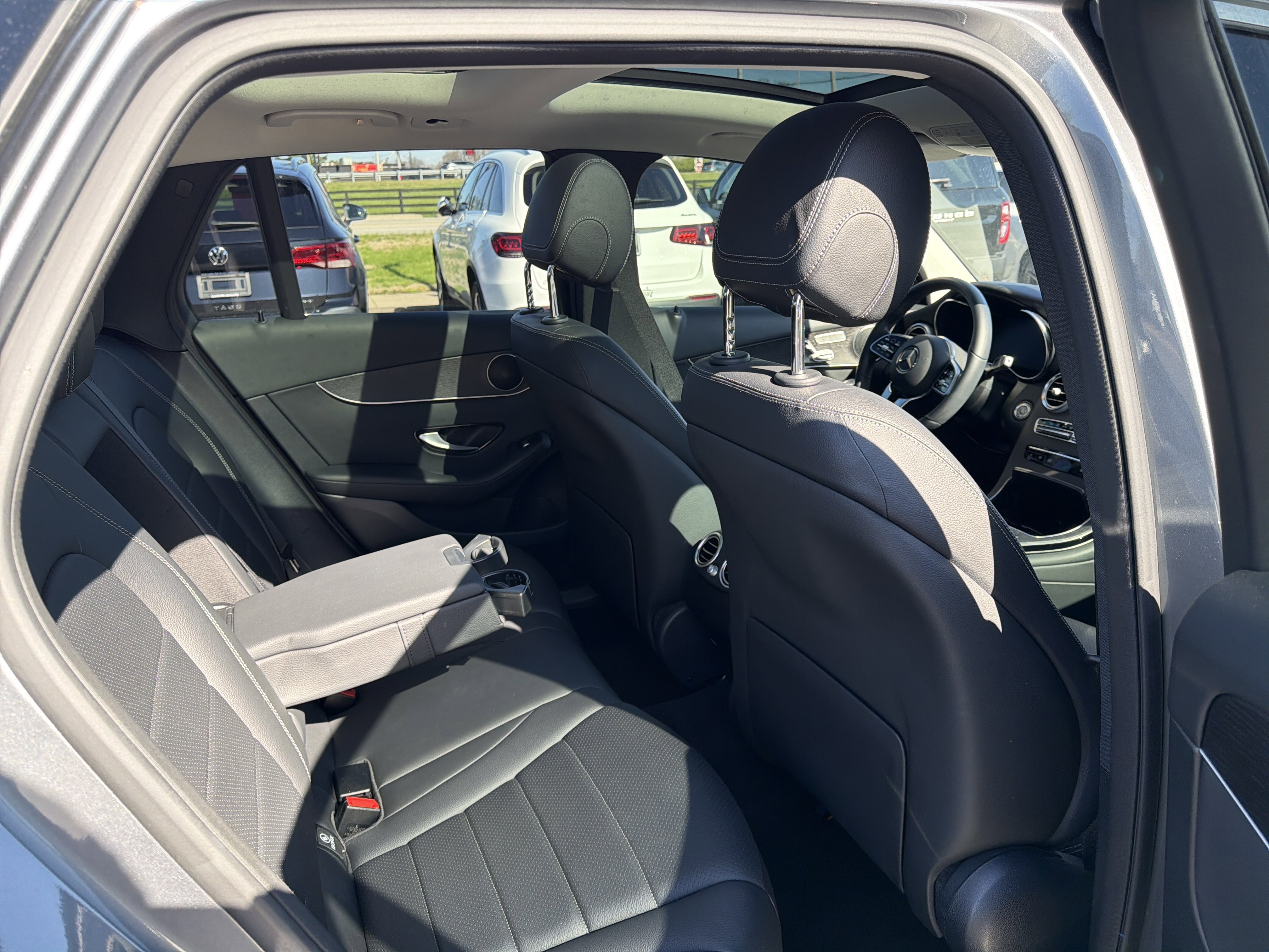 Used 2022 Selenite Grey Metallic Mercedes-Benz 300 image 28