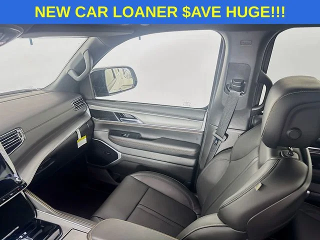 New 2026 Bright White Clear-Coat Exterior Paint Jeep Grand Wagoneer image 24