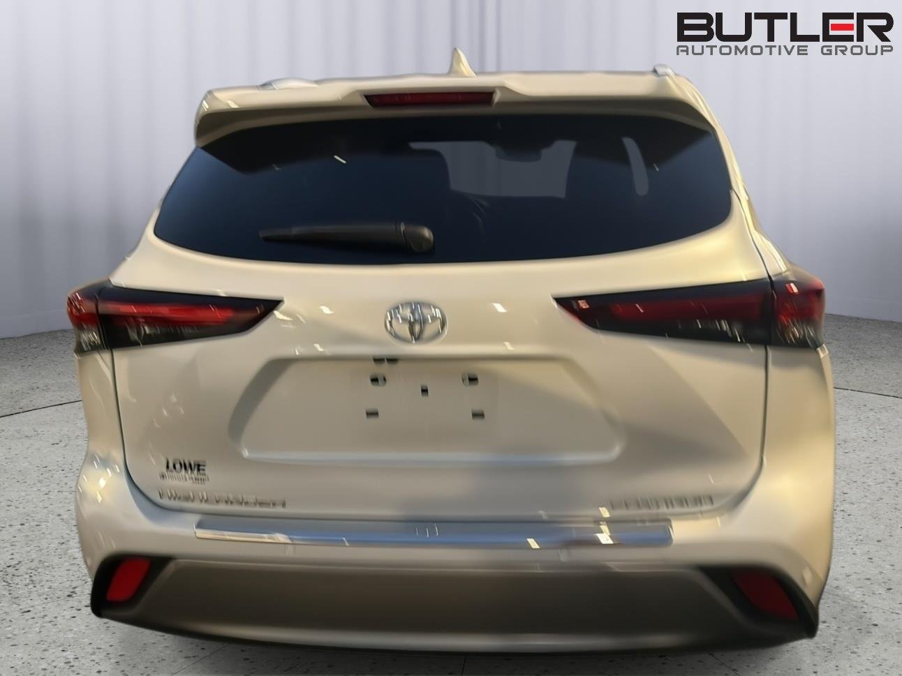 Used 2024 Wind Chill Pearl Toyota Platinum image 9
