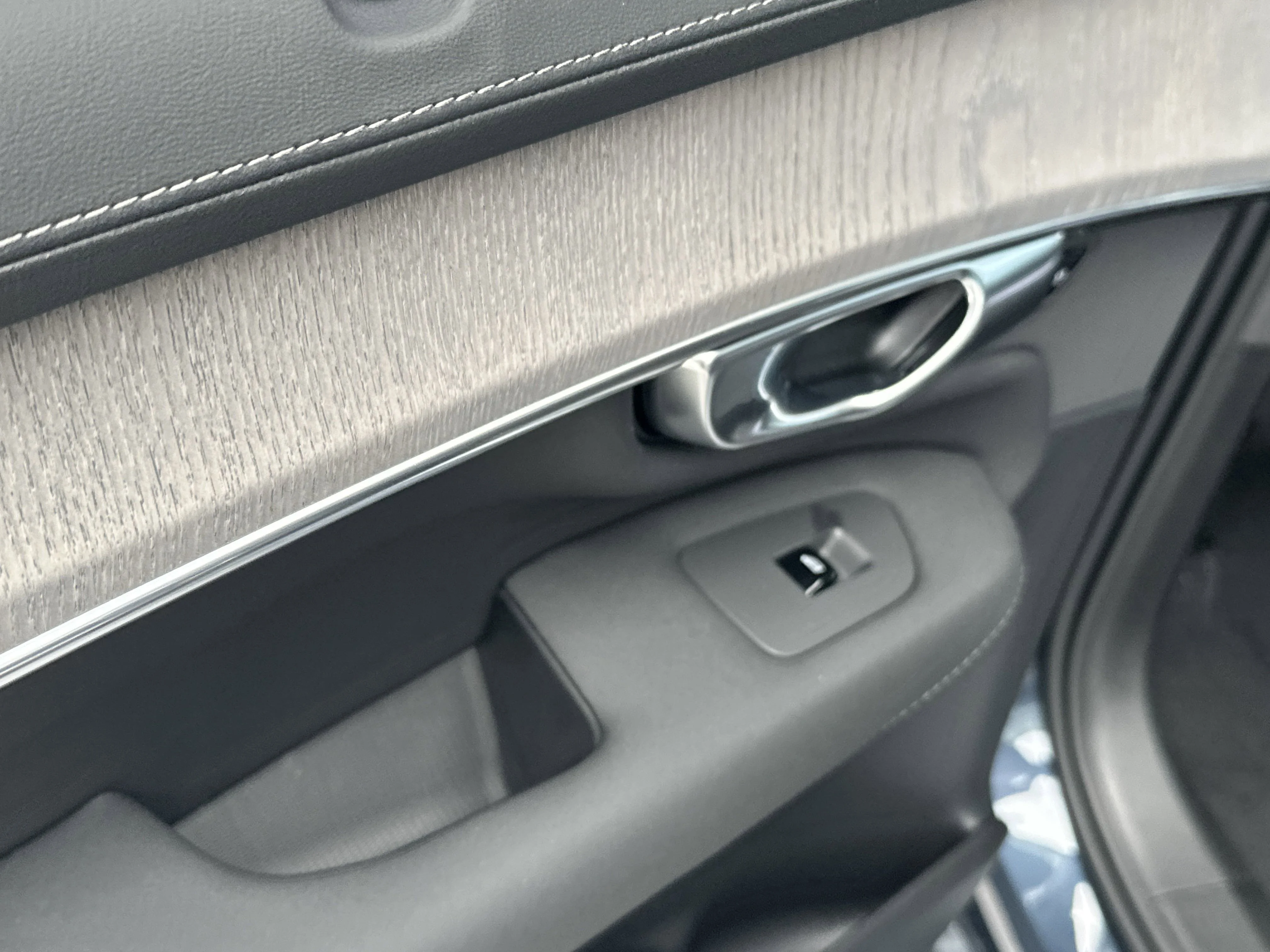 2026 Volvo XC90 Ultra - Photo 12