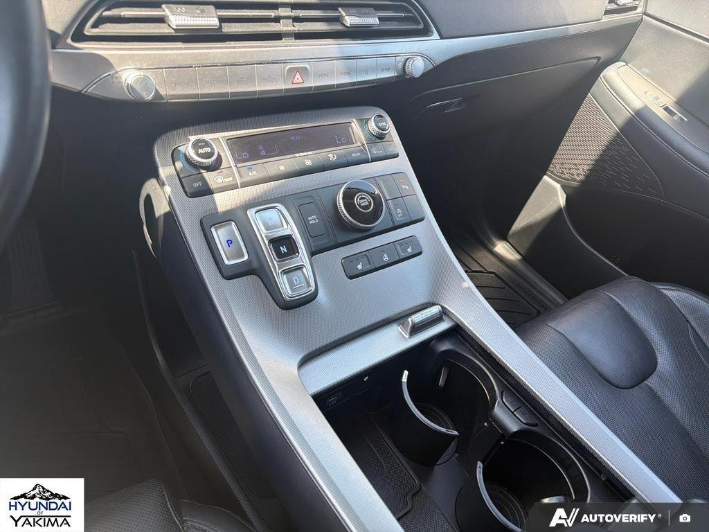 Used 2020 Hyper White Hyundai SEL image 18