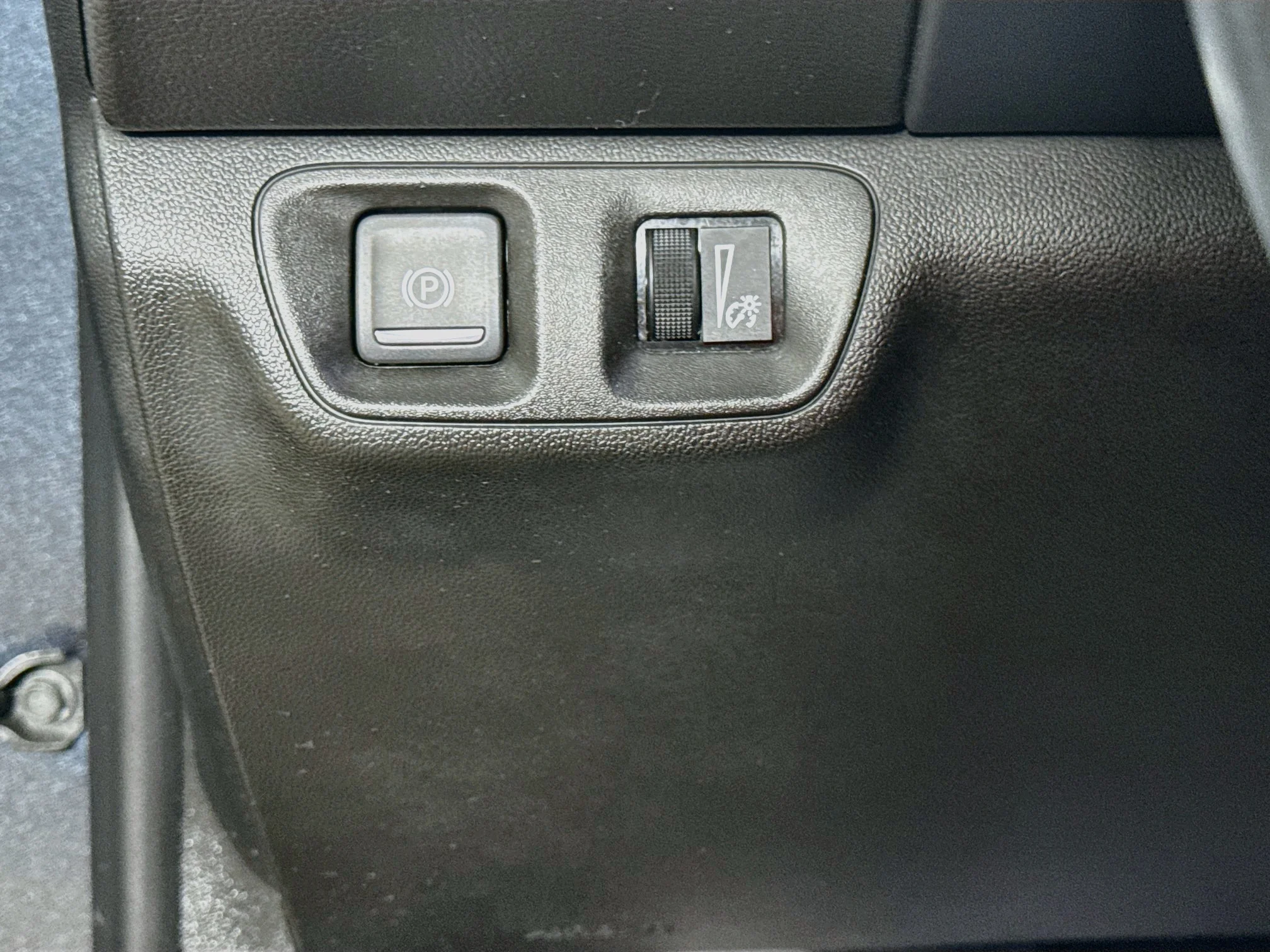 Used 2020 Dark Sky Metallic GMC SLT image 10