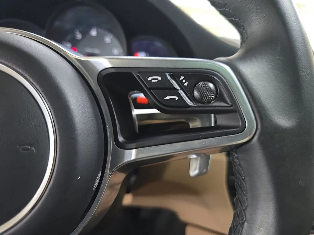 2021 Porsche Macan S - Photo 28