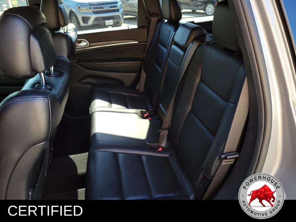 Used 2019 Silver Jeep Limited image 17