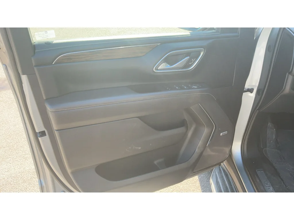 Used 2024 Sterling Gray Metallic Chevrolet Premier image 19