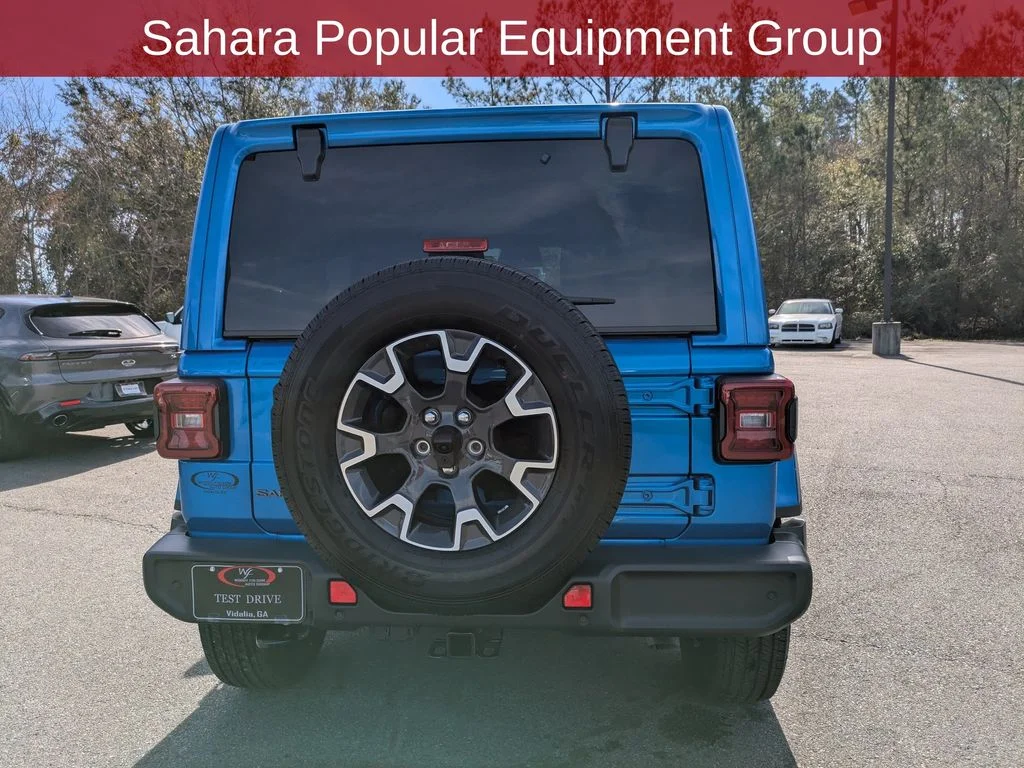 New 2026 Hydro Blue Pearl-Coat Exterior Paint Jeep Sahara image 7