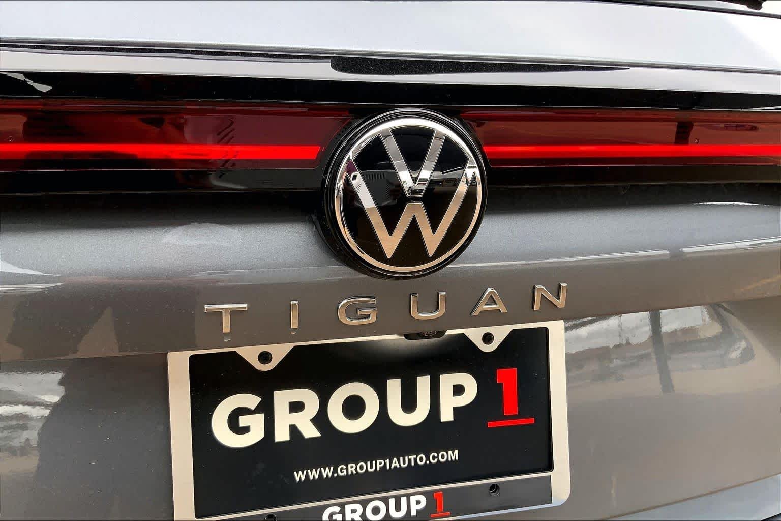 New 2026 Platinum Gray Metallic Volkswagen S image 15