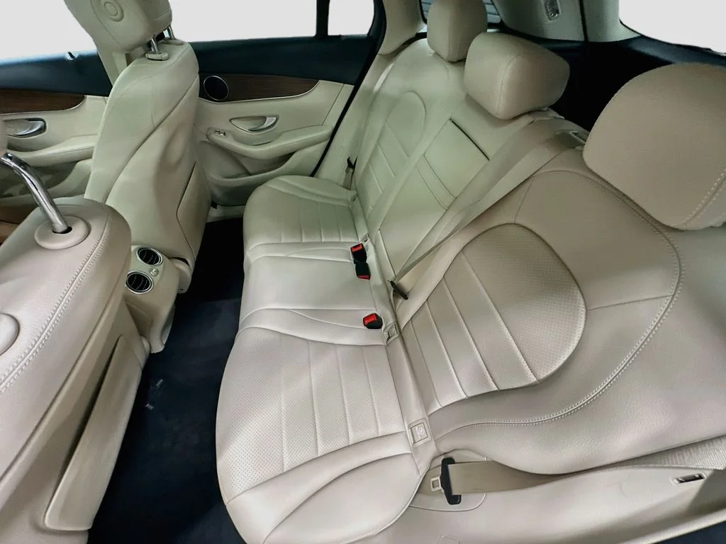 Certified Used 2022 Polar White Mercedes-Benz GLC 300 image 25