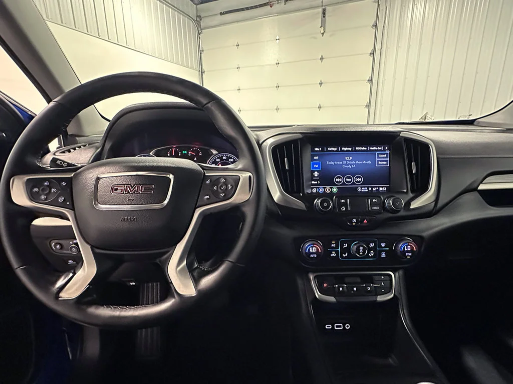 Used 2024 Blue GMC SLT image 37