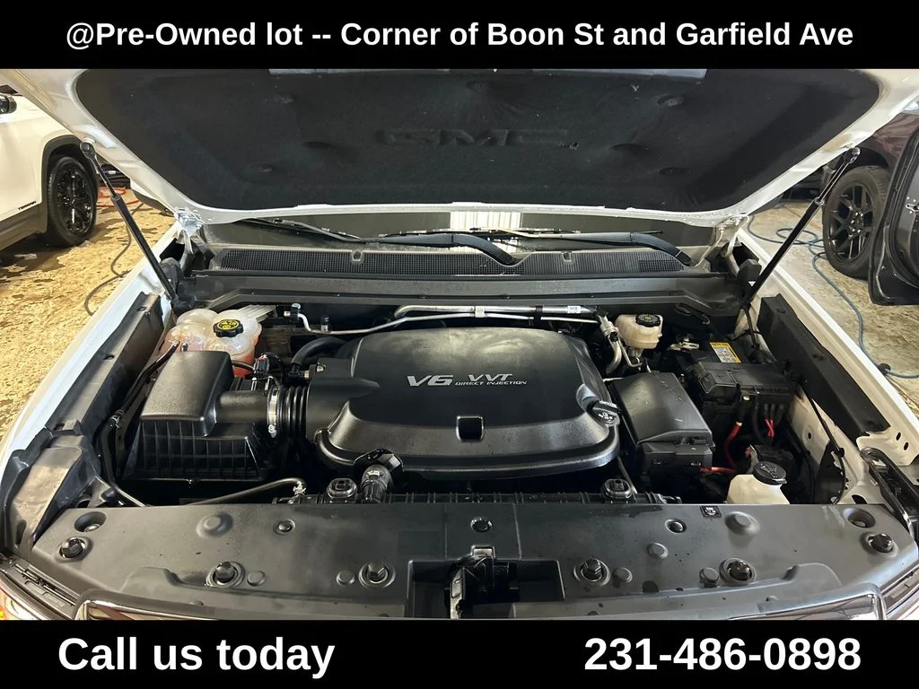 Used 2021 White GMC Denali image 10