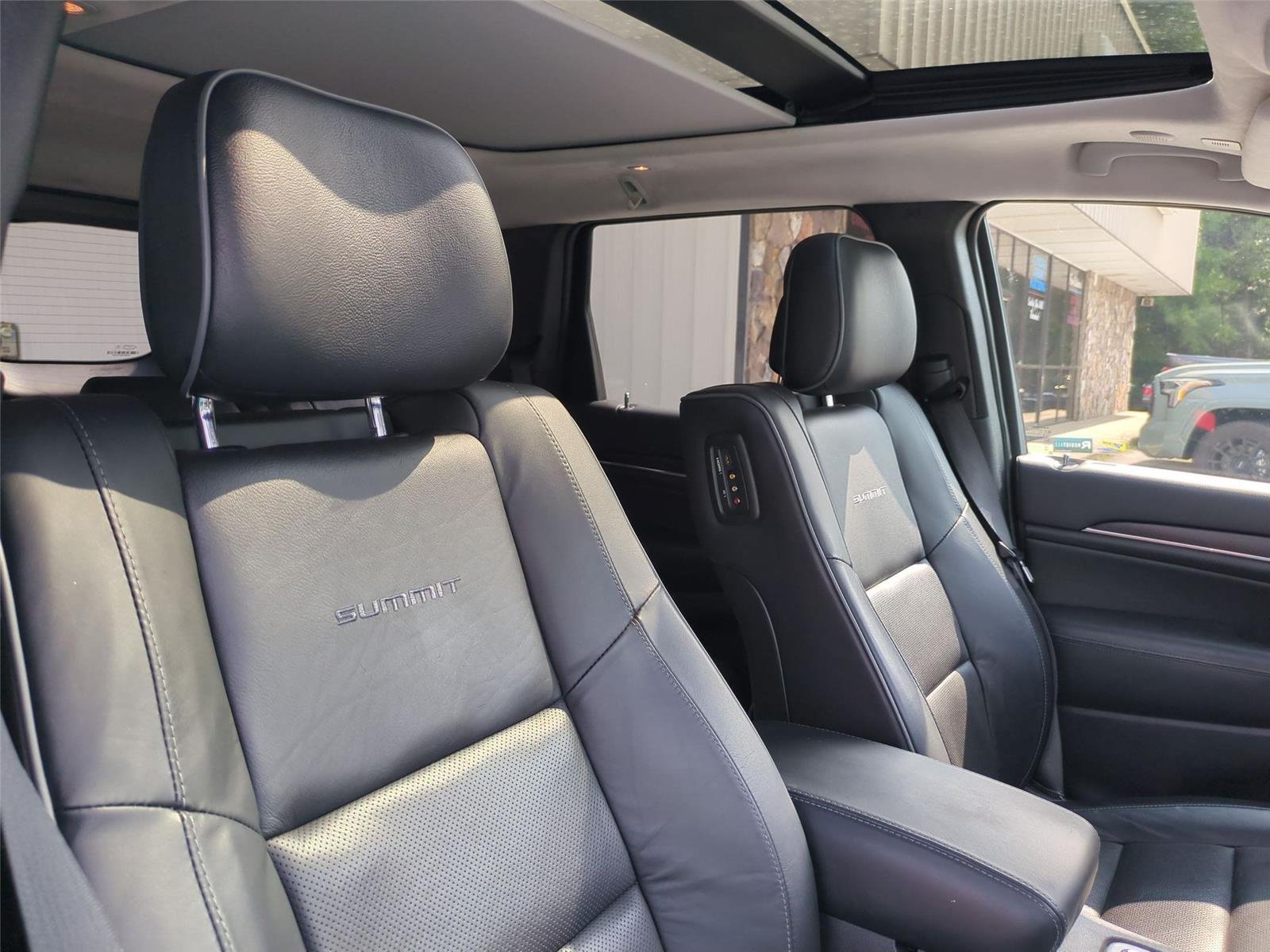 Used 2020 Slate Blue Pearlcoat Jeep Summit image 38