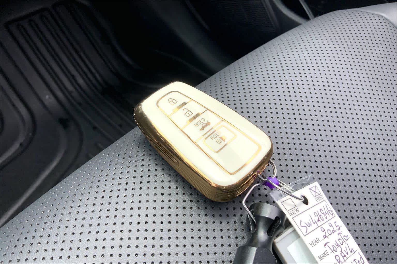 Used 2025 Wind Chill Pearl Toyota Limited image 15