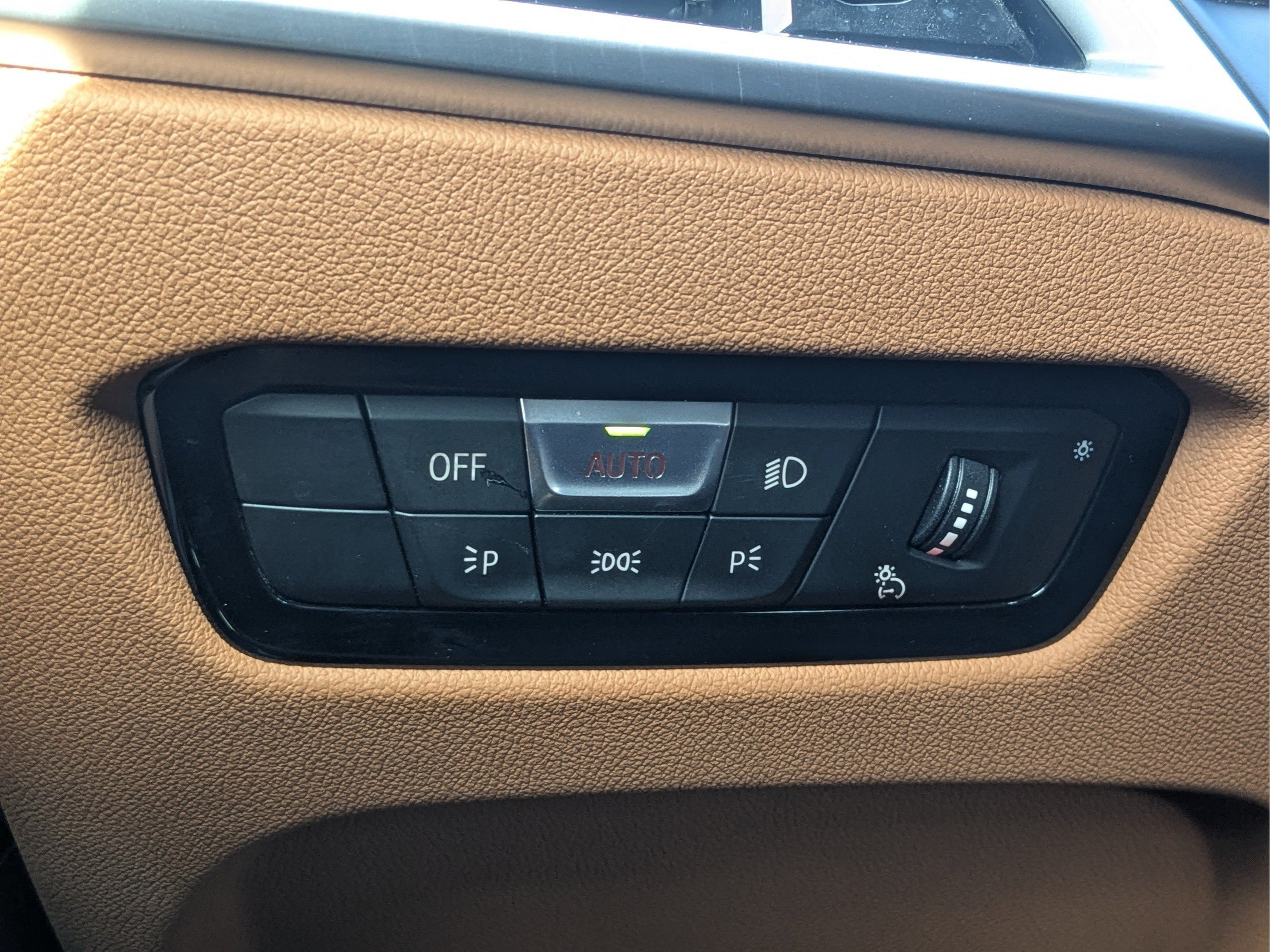 2025 BMW 3 Series 330i - Photo 27