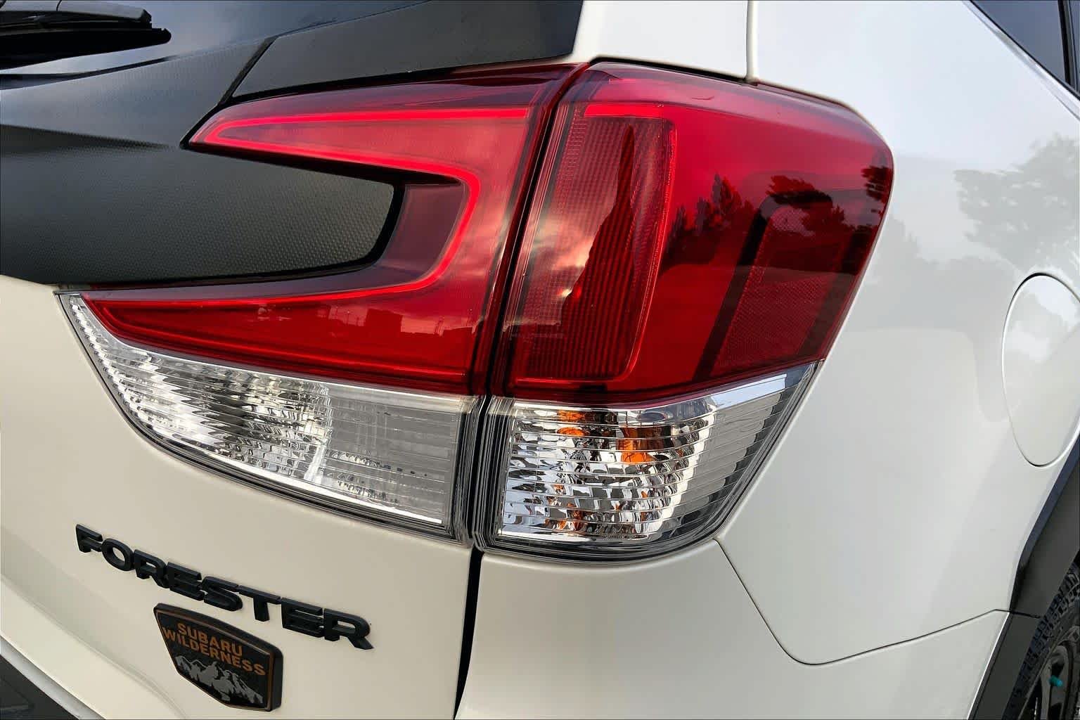 Used 2025 Crystal White Pearl Subaru Wilderness image 30
